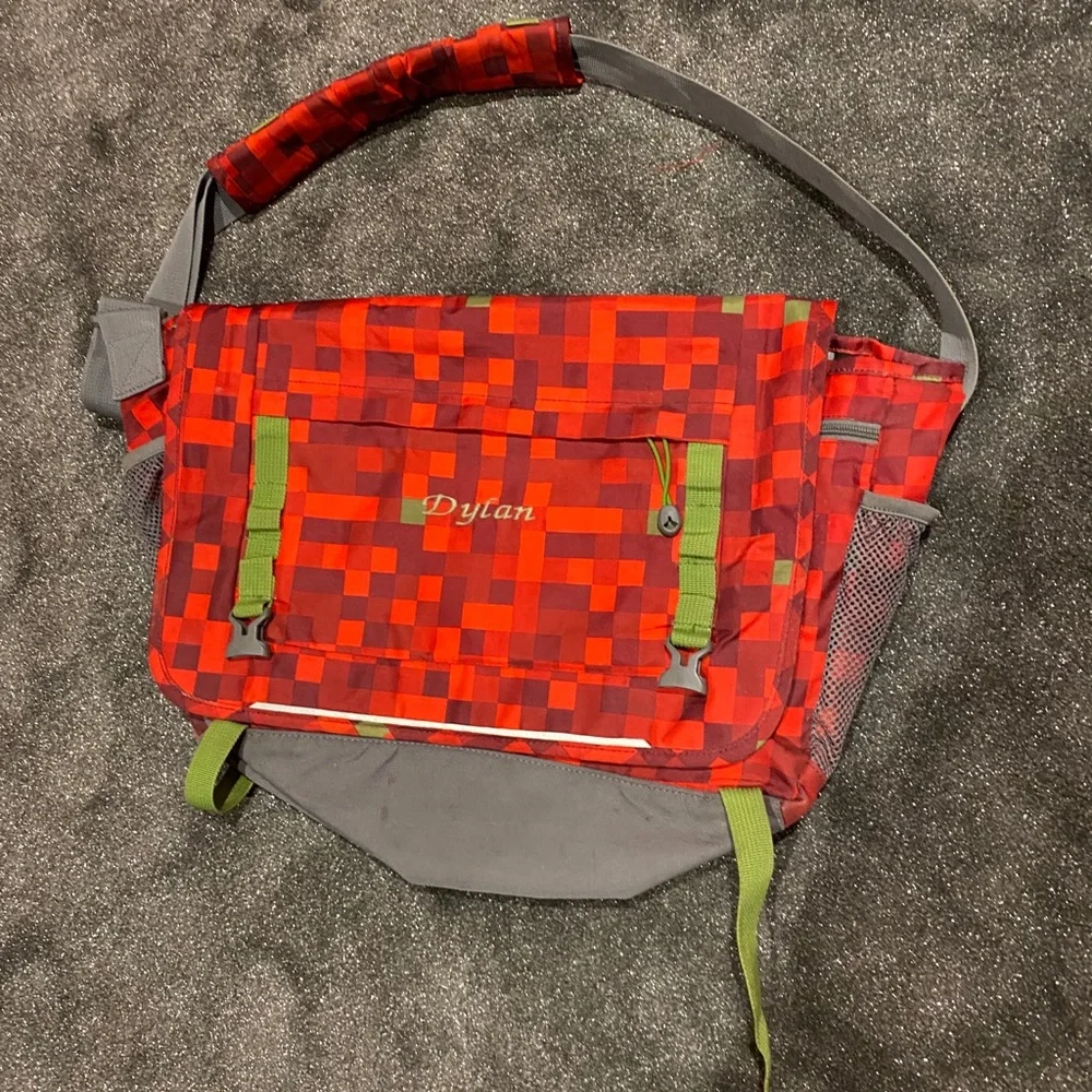 Dylan Land’s End book bag